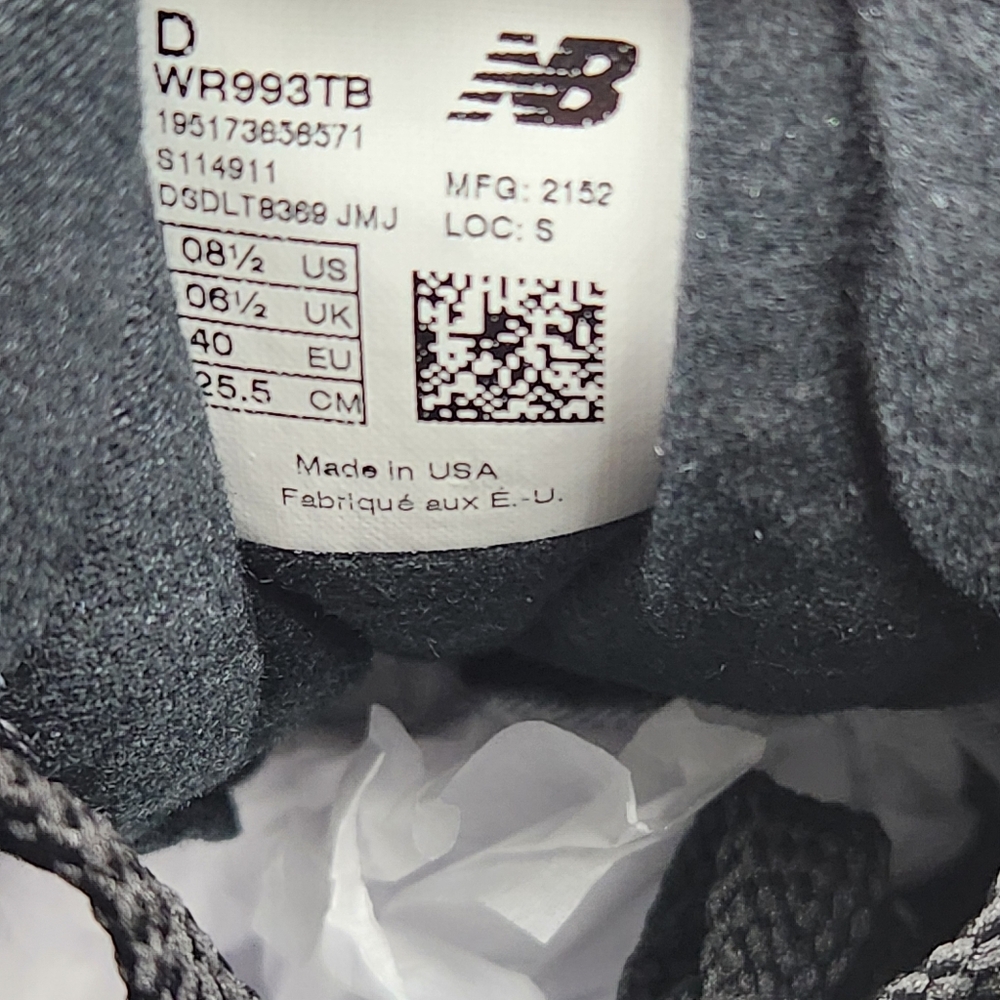 New balance 993 Black On Black Suede Sneakers. USA - Picture 13 of 13